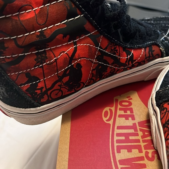 Stranger things Vans - Picture 4 of 7